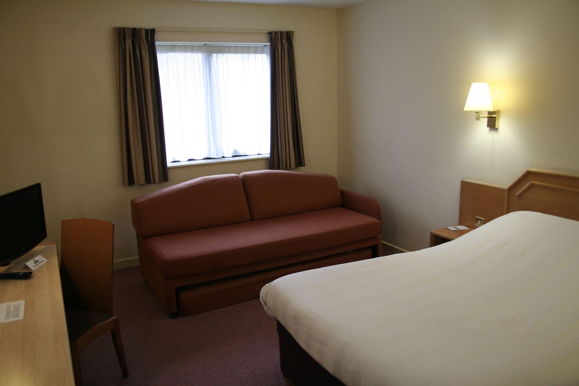 Super 8 By Wyndham Durham Hotel Екстериор снимка