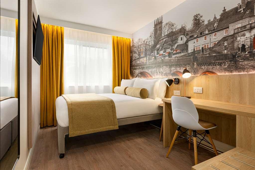 Super 8 By Wyndham Durham Hotel Стая снимка