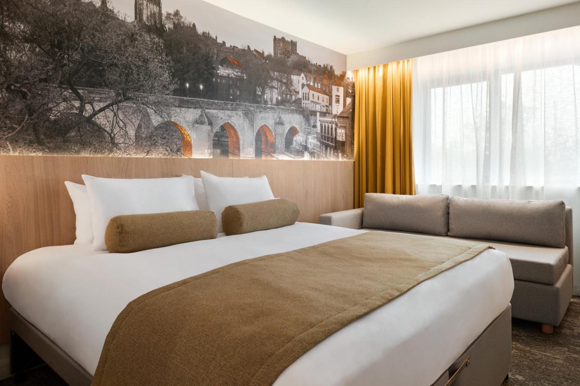 Super 8 By Wyndham Durham Hotel Екстериор снимка