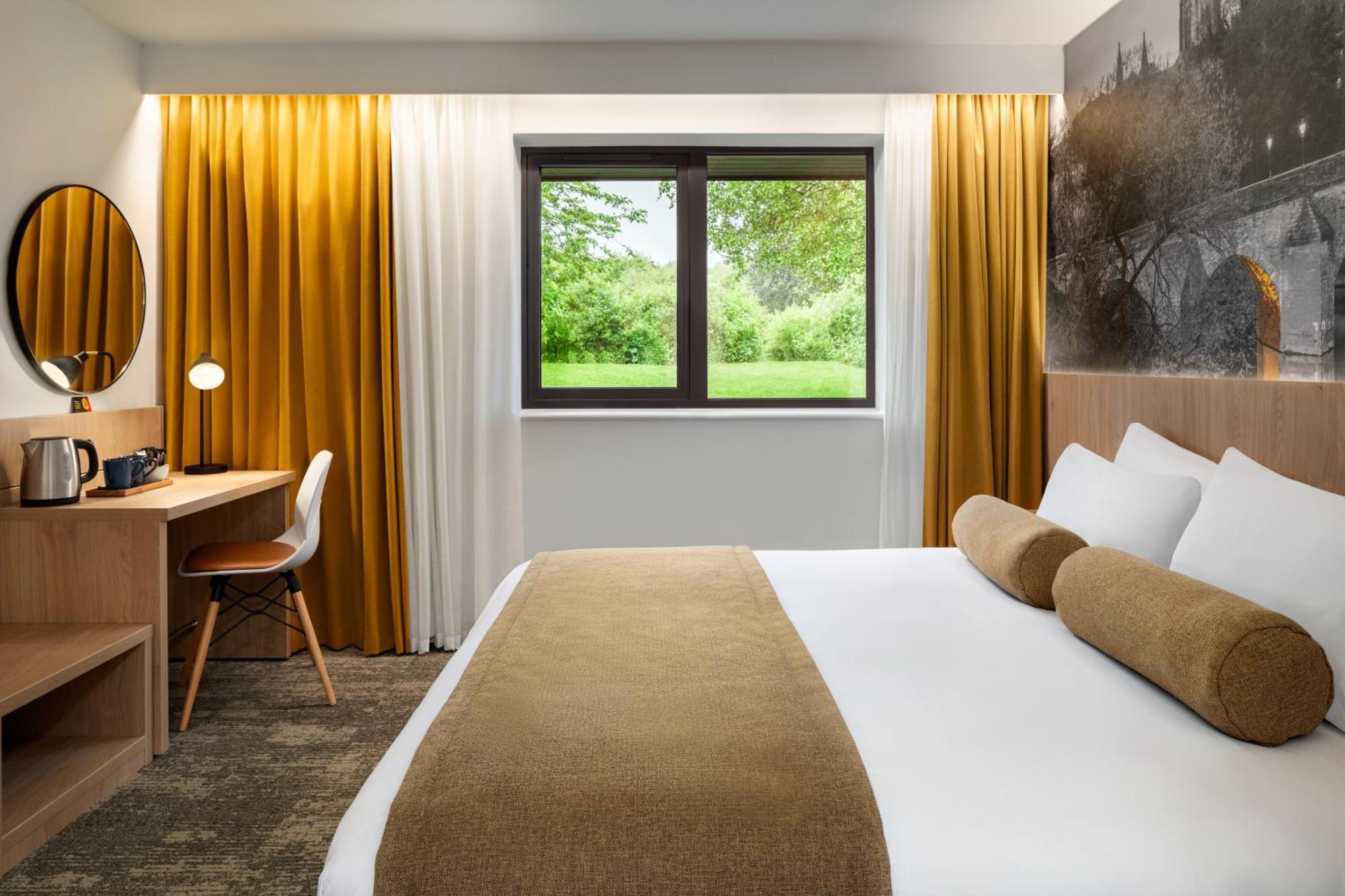 Super 8 By Wyndham Durham Hotel Екстериор снимка
